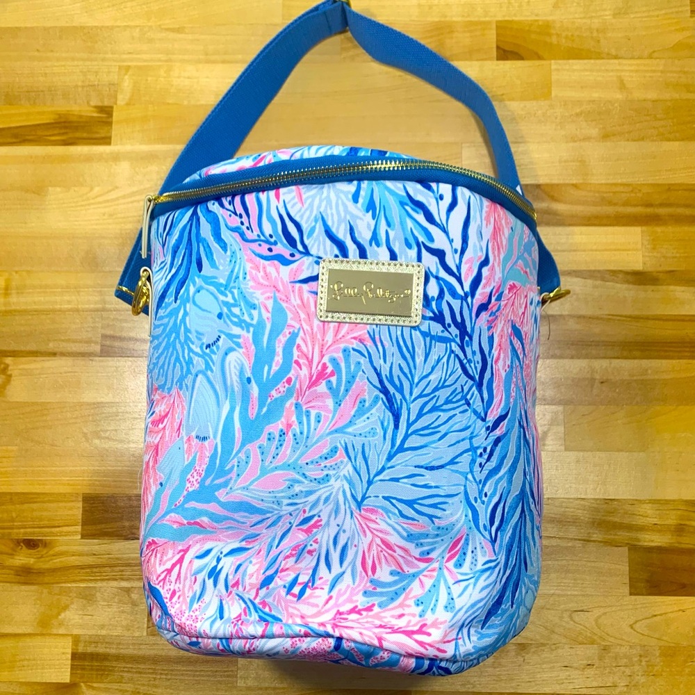 Lilly Pulitzer Beach Cooler in Kaleidoscope Coral, NWT